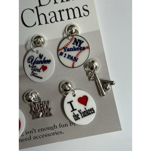 C.C. Bling New York Yankees Magnetic Wine & Drink Charms Set Of 8 New - Picture 3 of 5